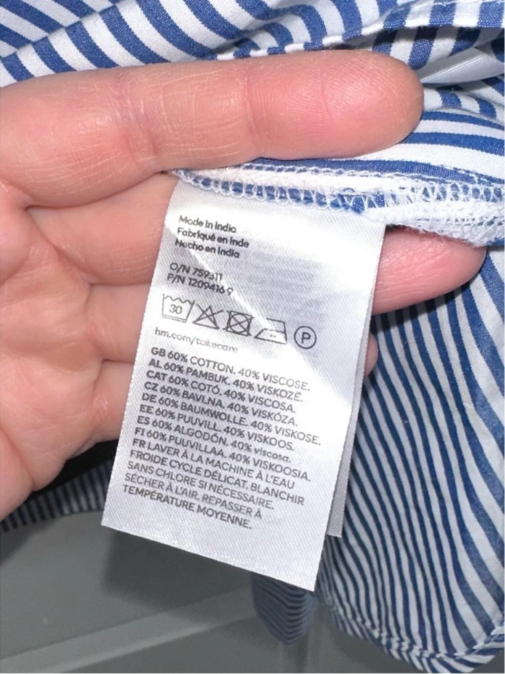 H&M Blue & White striped PULLOVER SHIRT, size Large Excellent Condition - Picture 5 of 5